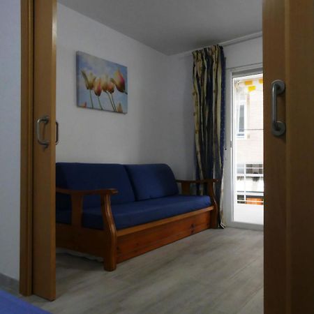 Zeus Alexis Apartment Салоу Екстериор снимка