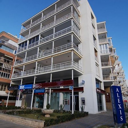 Zeus Alexis Apartment Салоу Екстериор снимка