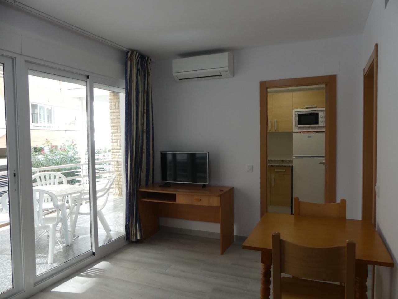 Zeus Alexis Apartment Салоу Екстериор снимка