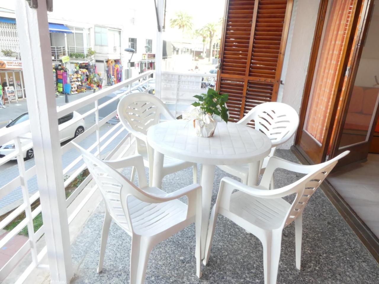 Zeus Alexis Apartment Салоу Екстериор снимка